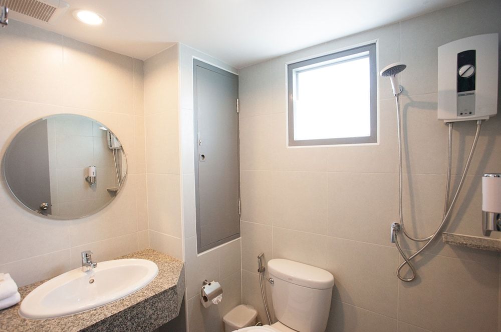 Recenta Style Phuket Town Standard Room, Non Smoking 9