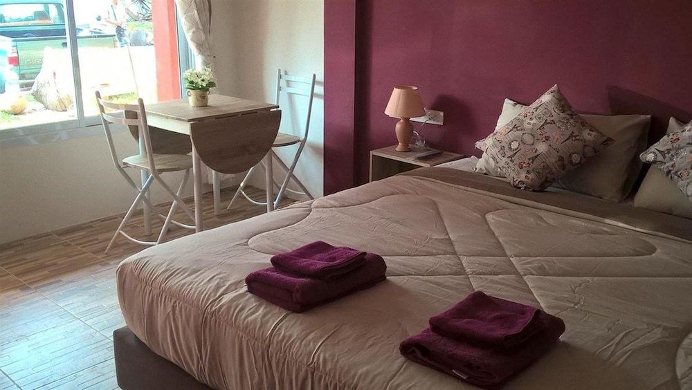 Aiyara House Deluxe Room 3