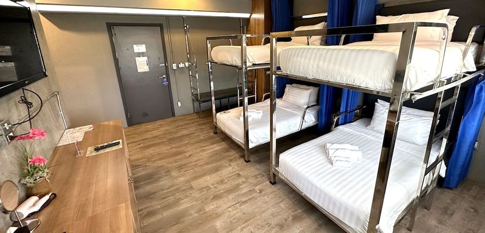 Family Room, Multiple Beds