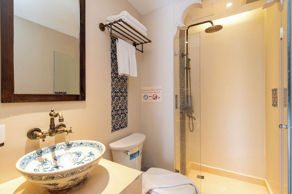 Dewan Bangkok Superior Twin Room 9