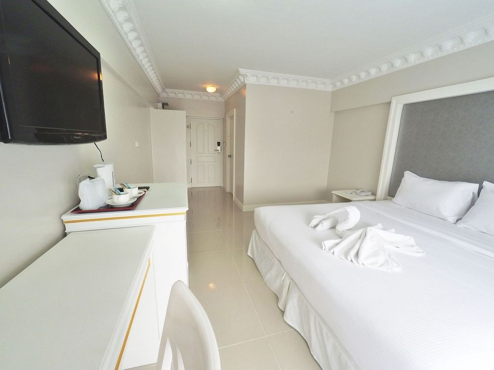 Romance Hotel Sukhumvit 97 Deluxe Double 4