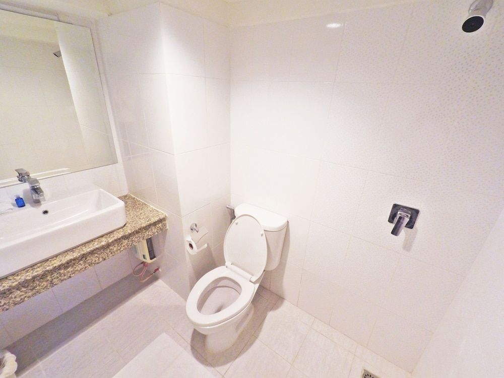 Romance Hotel Sukhumvit 97 Deluxe Twin 7