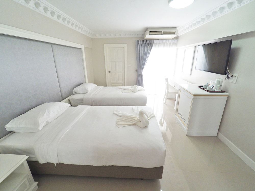 Romance Hotel Sukhumvit 97 Deluxe Twin 6