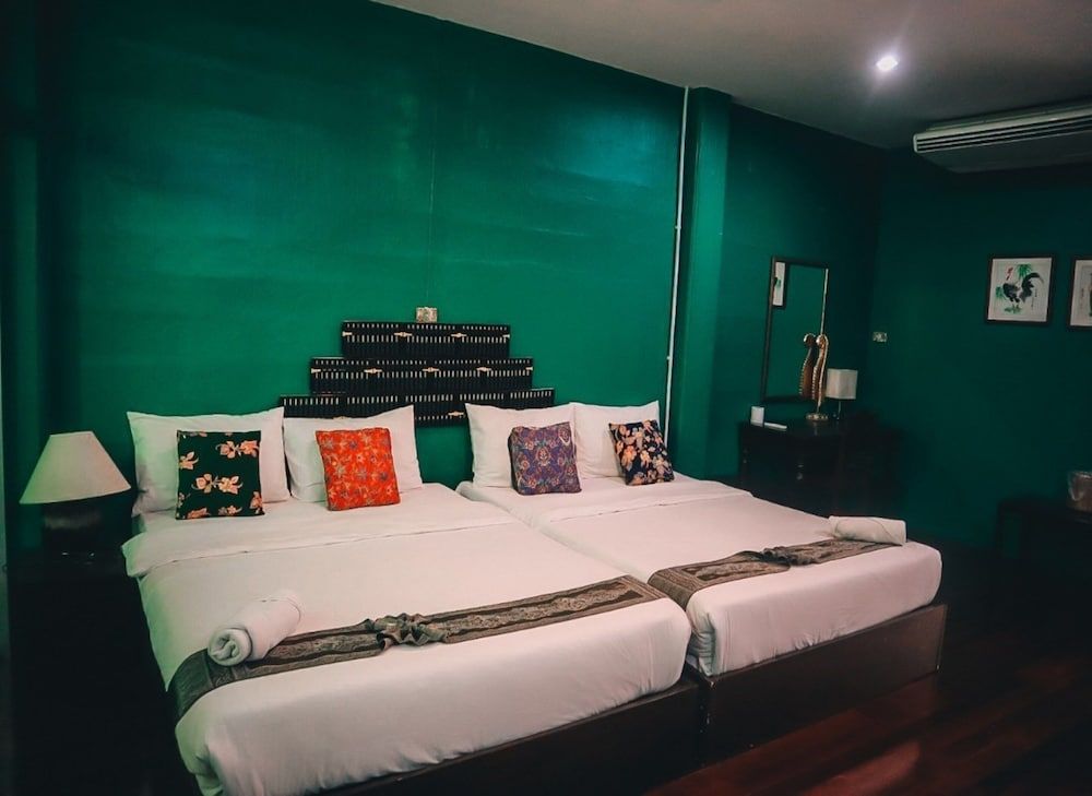 Thaweesuk Hotel Family Room 6