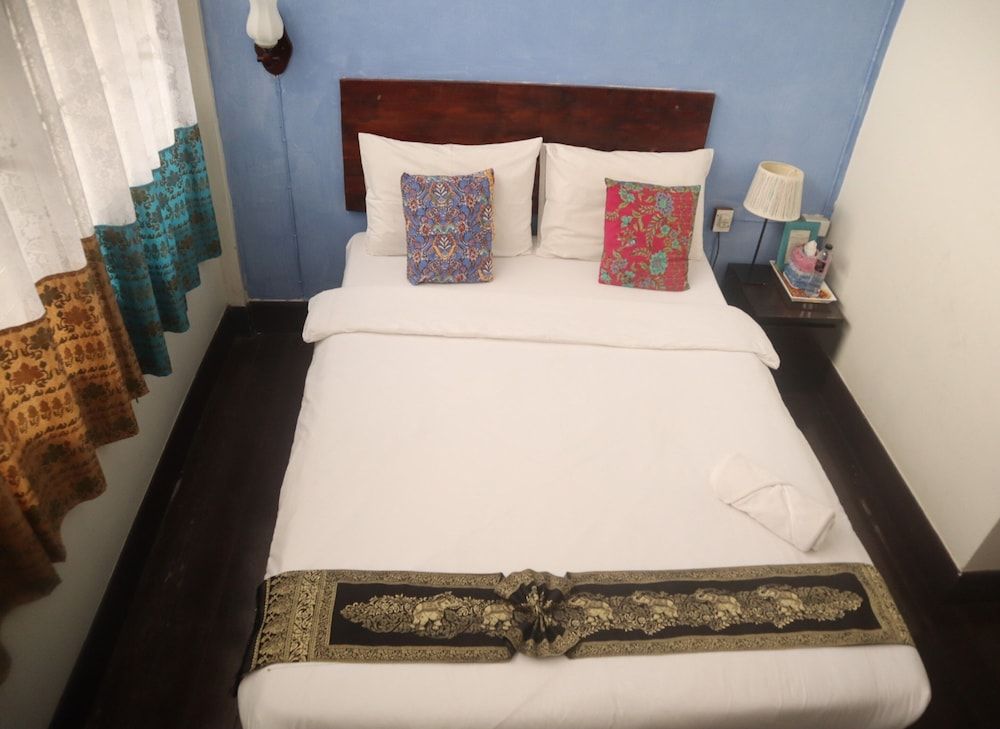 Thaweesuk Hotel Deluxe Room with Air Conditioning 4