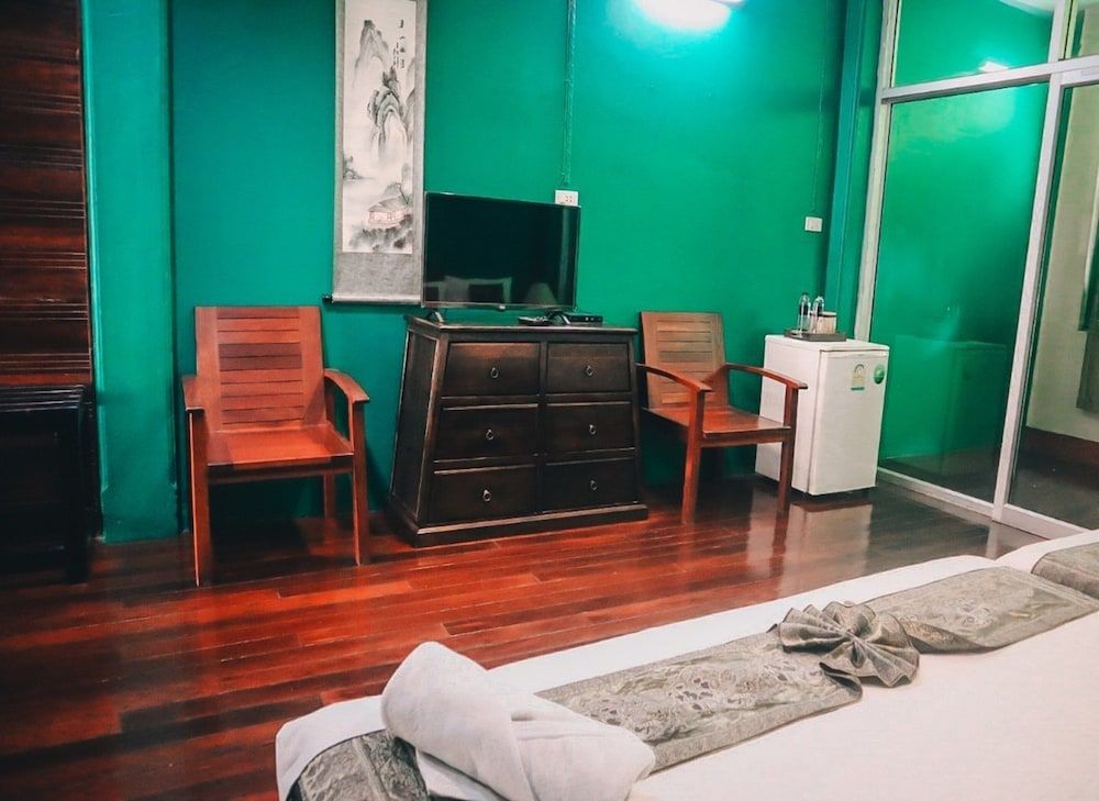 Thaweesuk Hotel Family Room 15