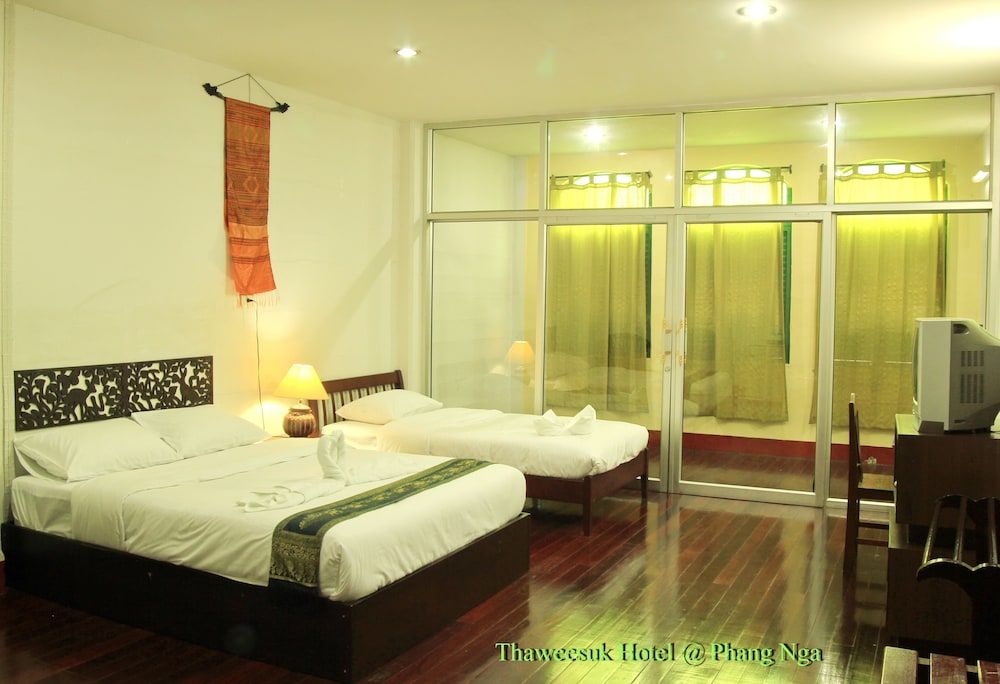 Thaweesuk Hotel Family Room 5