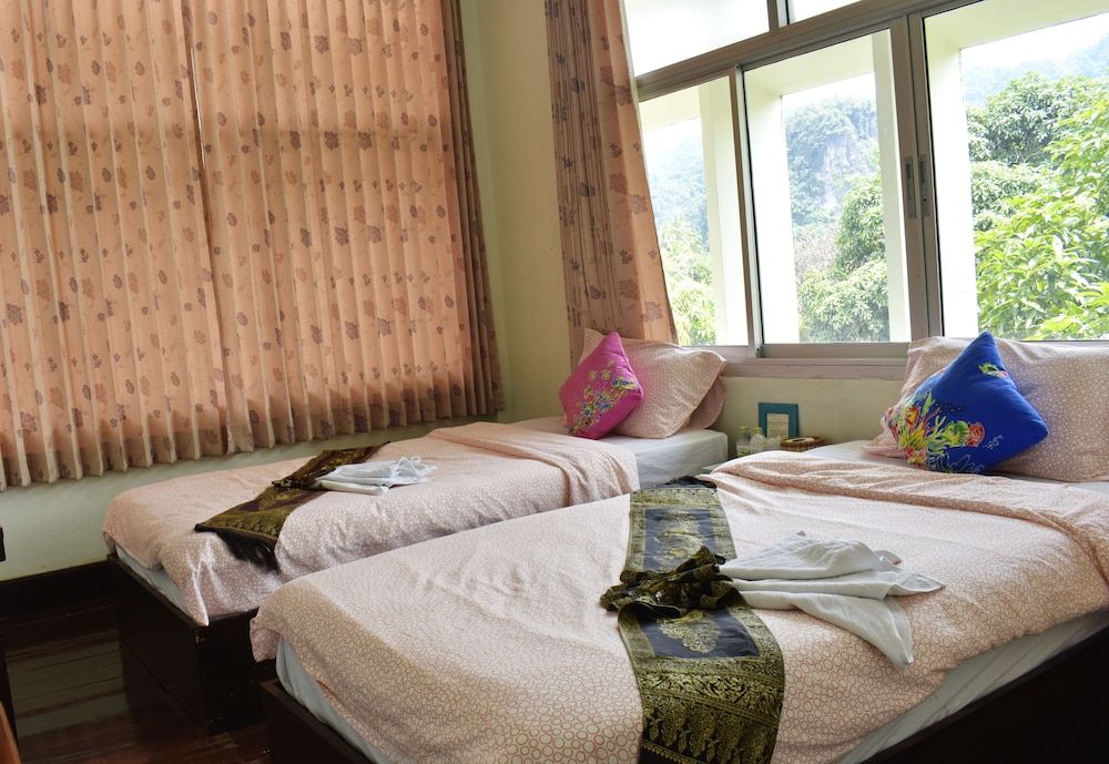 Thaweesuk Hotel Family Room 2