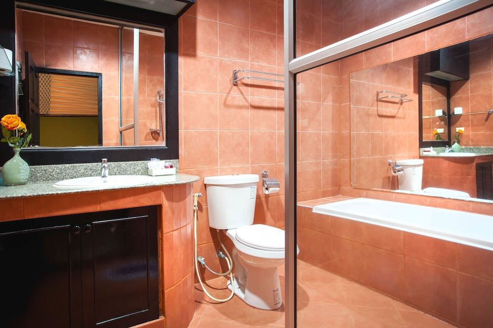 Kelly’s Residency Deluxe Suite, 1 King Bed, Sea View 12