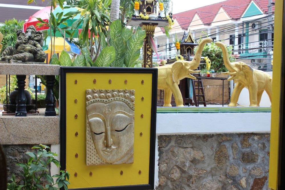 undefined Kelly’s Residency 10