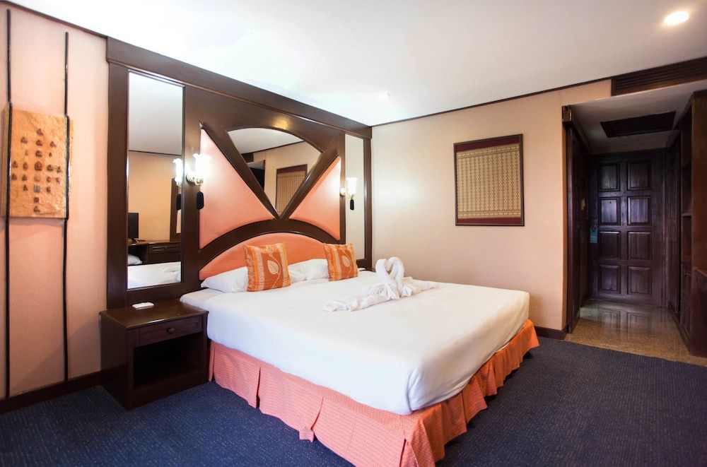 undefined Kelly’s Residency 5