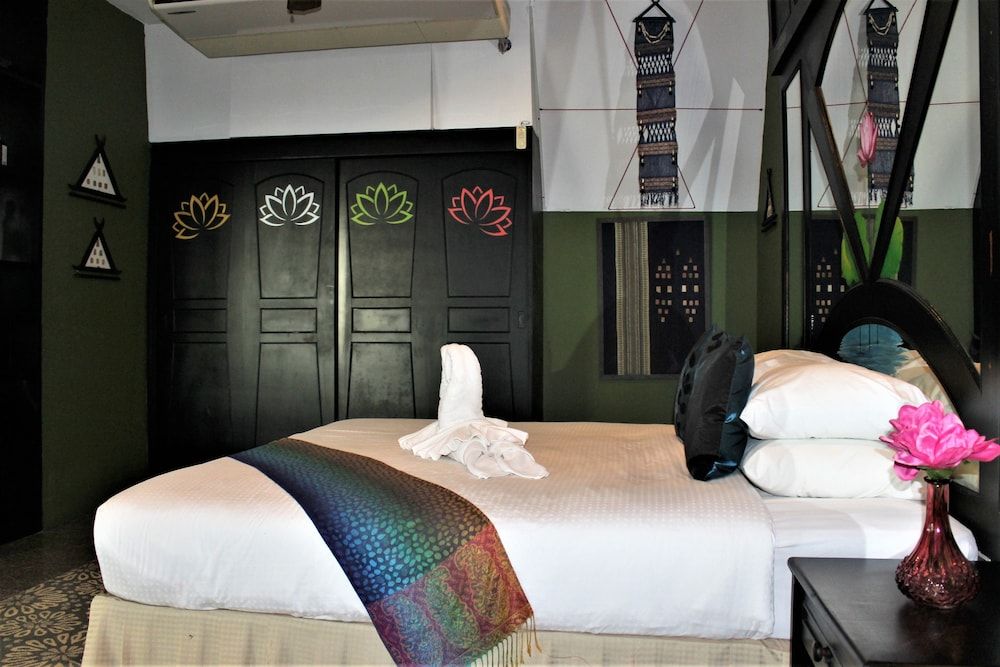 Kelly’s Residency Deluxe Suite, 1 King Bed, Sea View 3