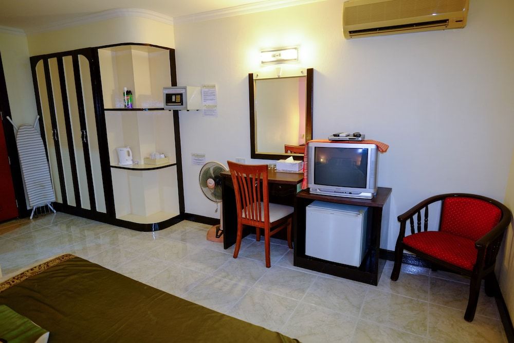 Adonis Guest House Deluxe Double 8