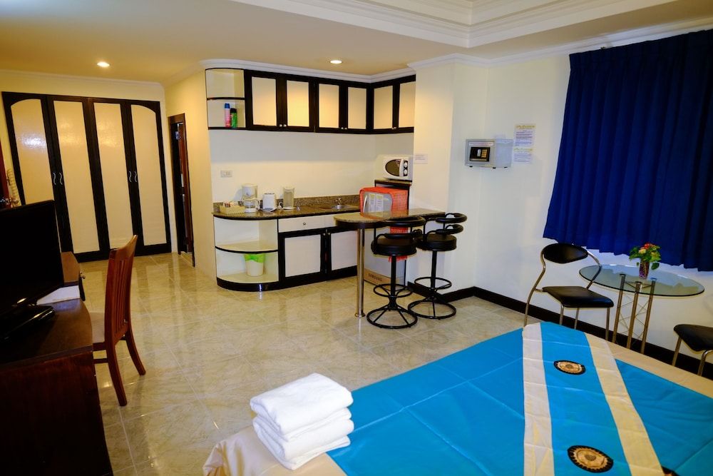 Adonis Guest House Deluxe Studio Double 16