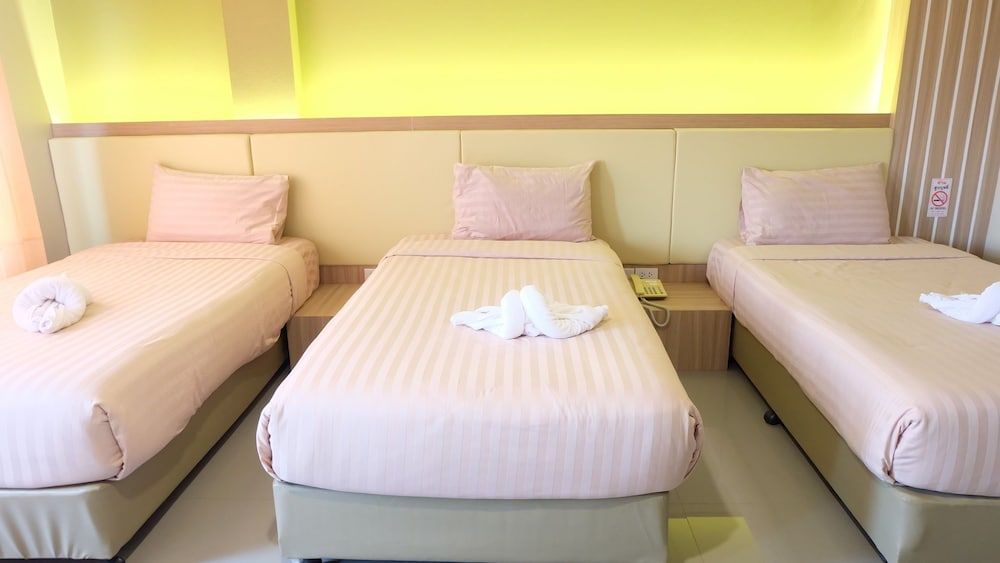 Deluxe Triple Room - Room Only