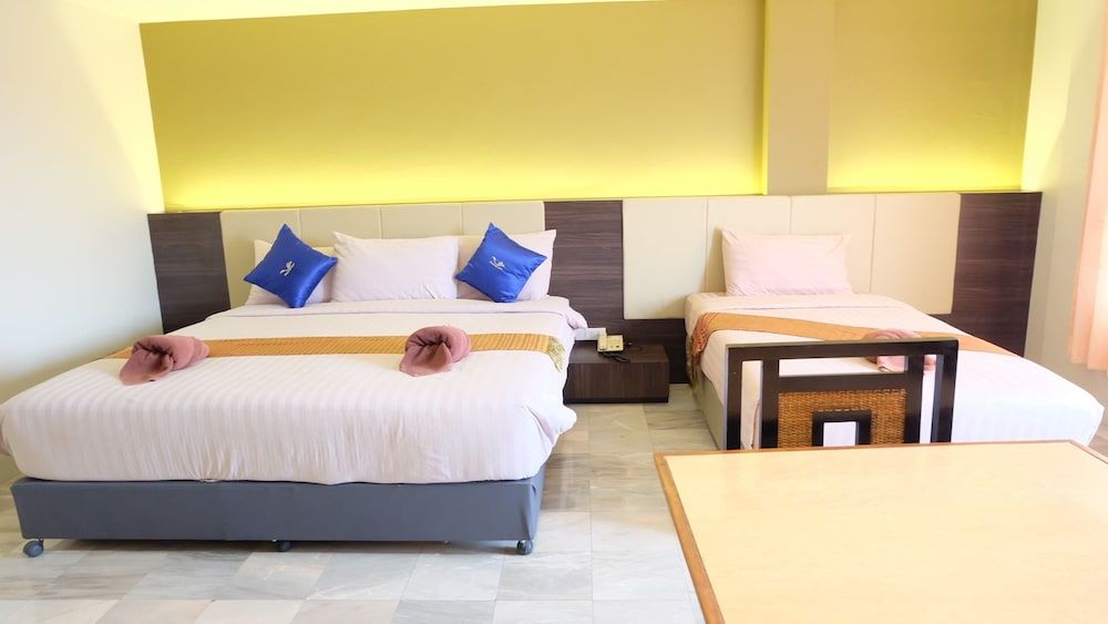 Deluxe Triple Room - Room Only