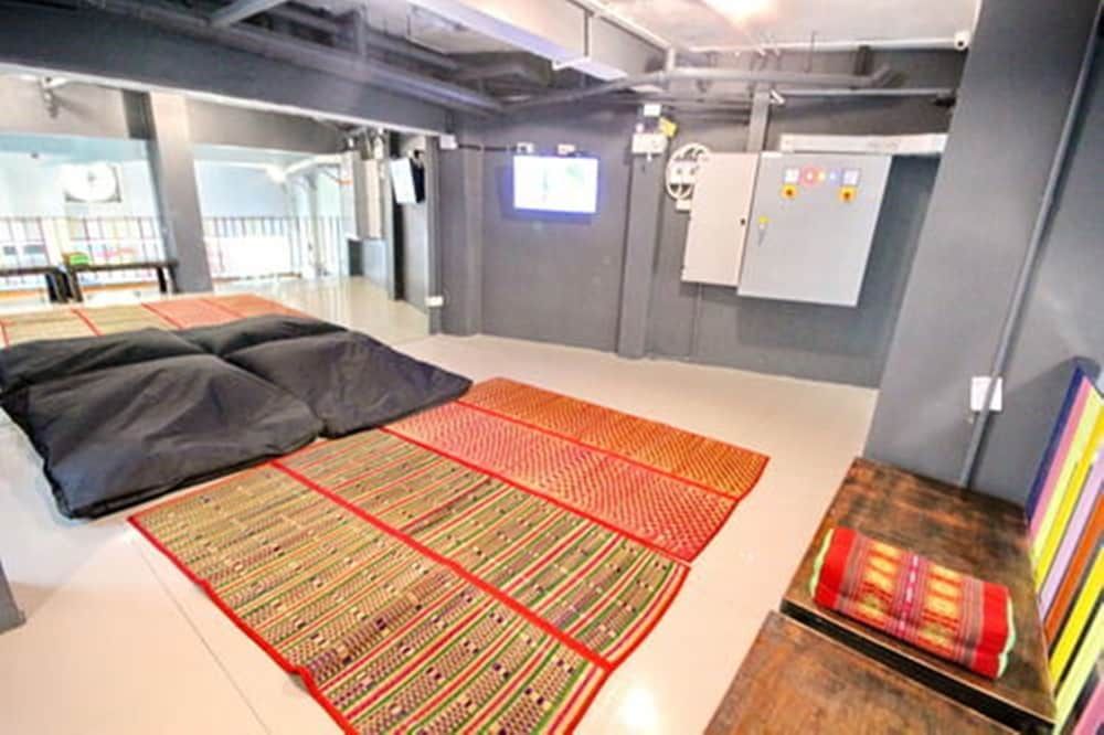 undefined Chic Hostel 3