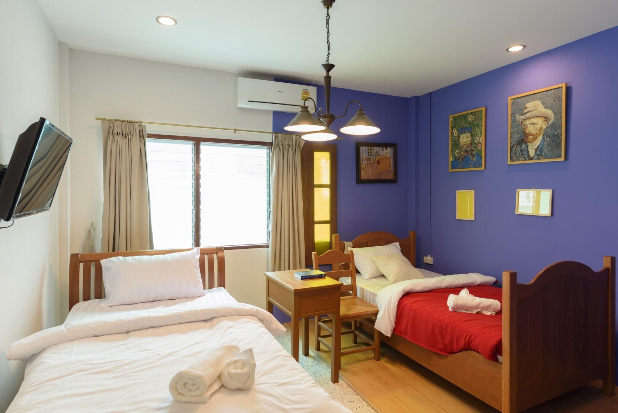 Deluxe Twin Bed
