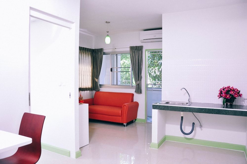 Golden On-nut Deluxe Room 7