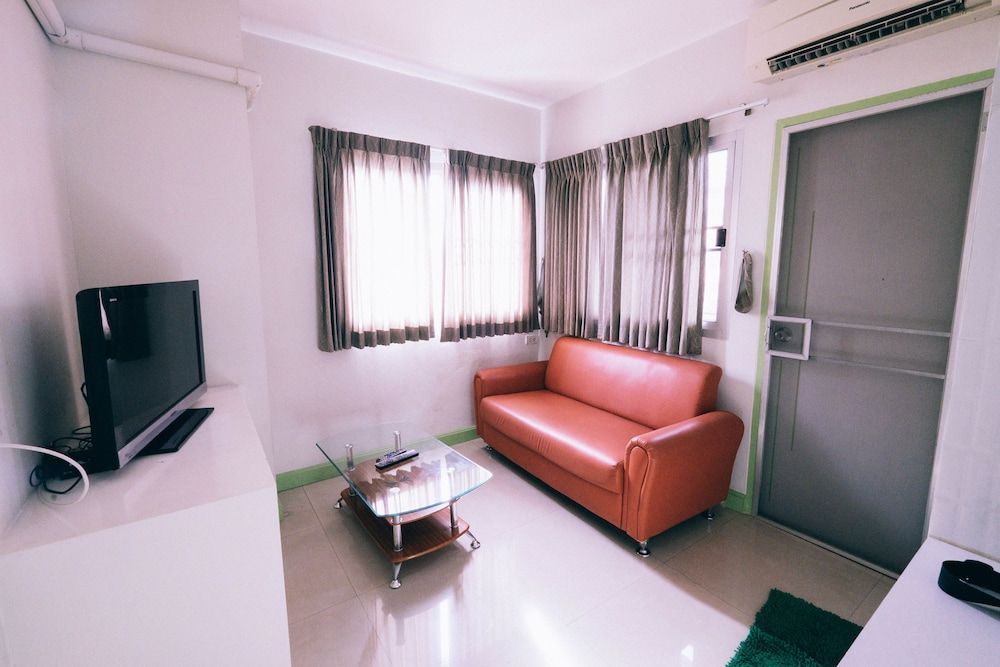 Golden On-nut Deluxe Room 6