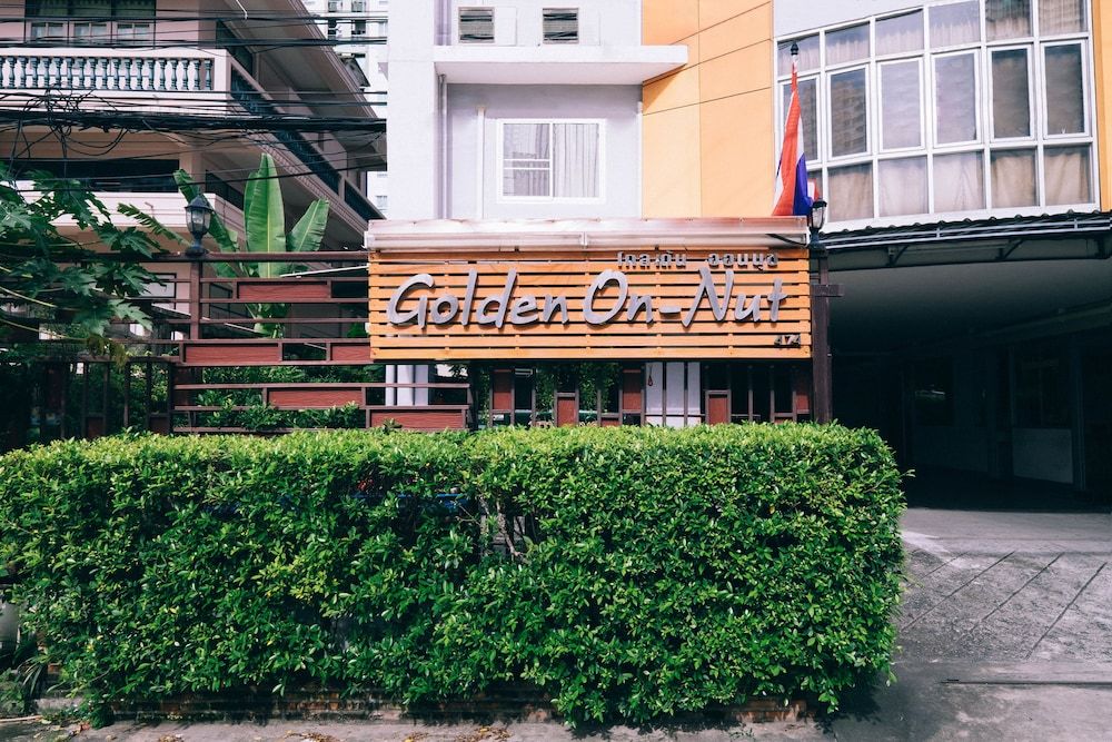 undefined Golden On-nut 3