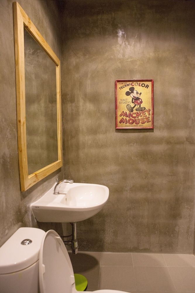 Baan Mek Hostel Budget Room 7