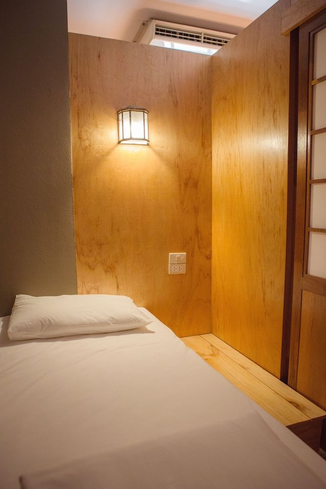 Baan Mek Hostel Budget Room 3