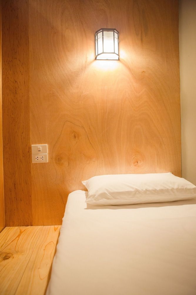 Baan Mek Hostel Budget Room 4