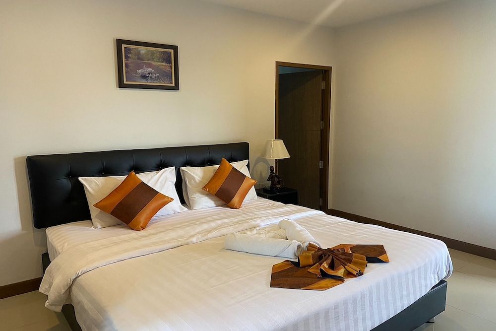 Noble Tarntong Boutique Hotel Deluxe Double Room 4