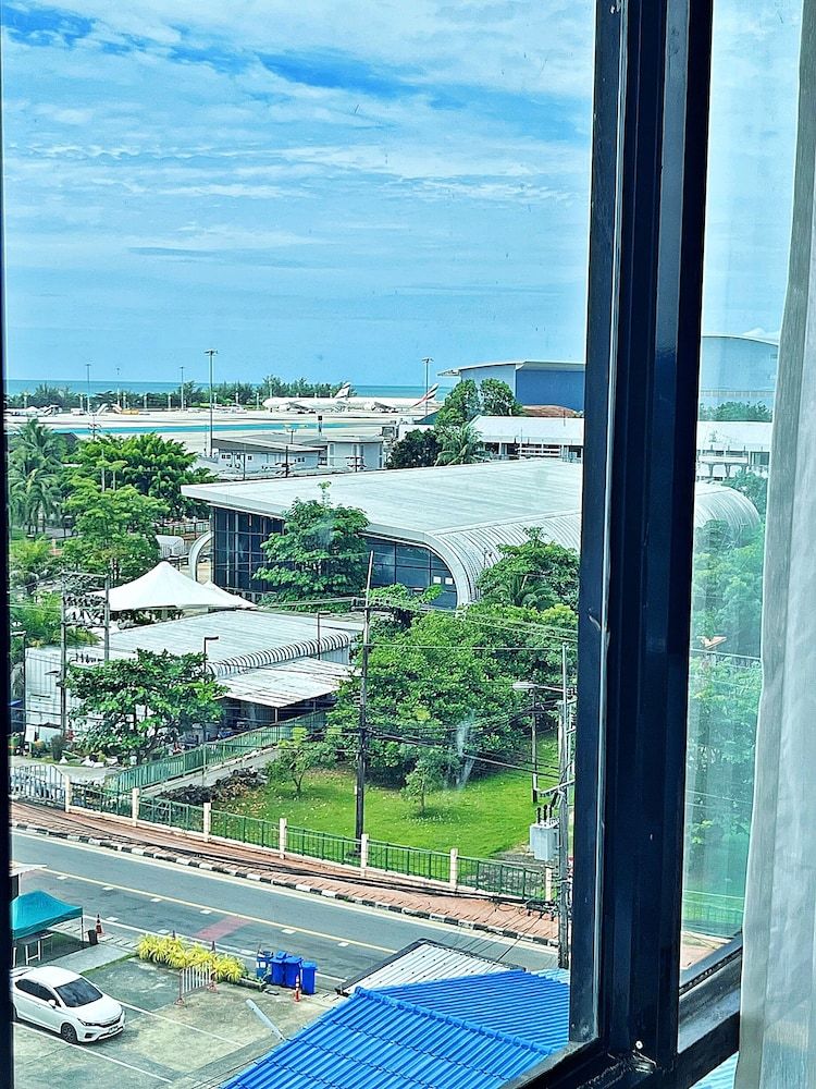 undefined The Sixteenth Naiyang Beach Hotel 8