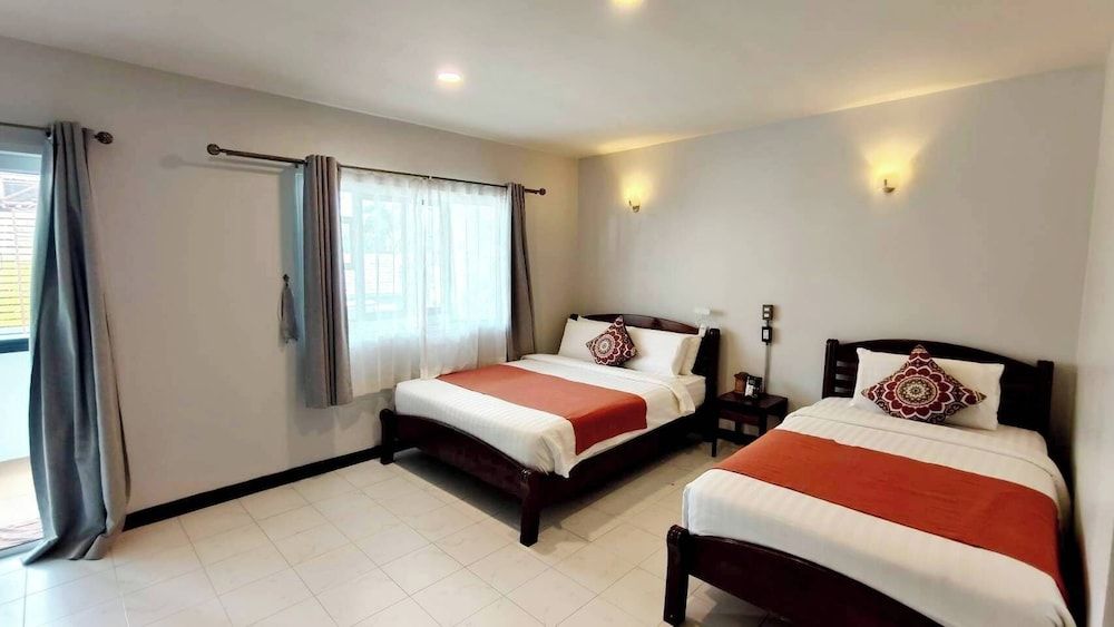 Talay Sai Hotel Triple room 2