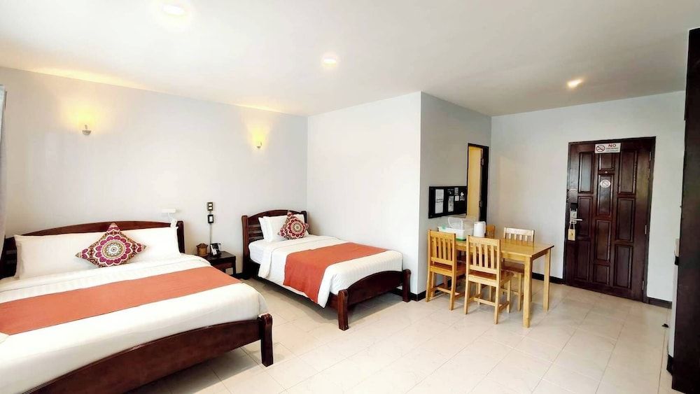 Talay Sai Hotel Triple room 4