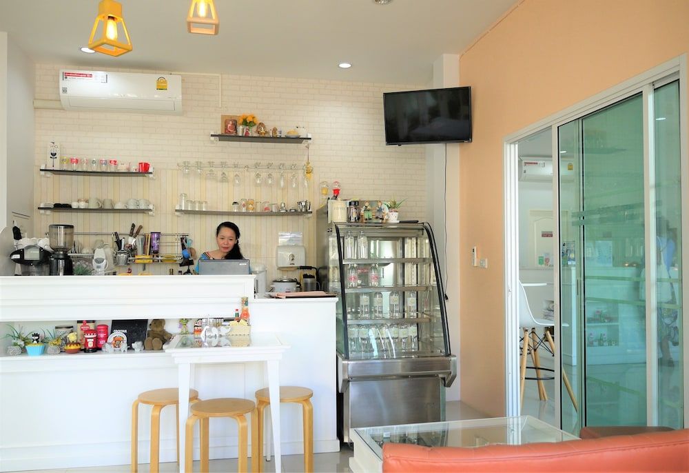 Coffee Shop