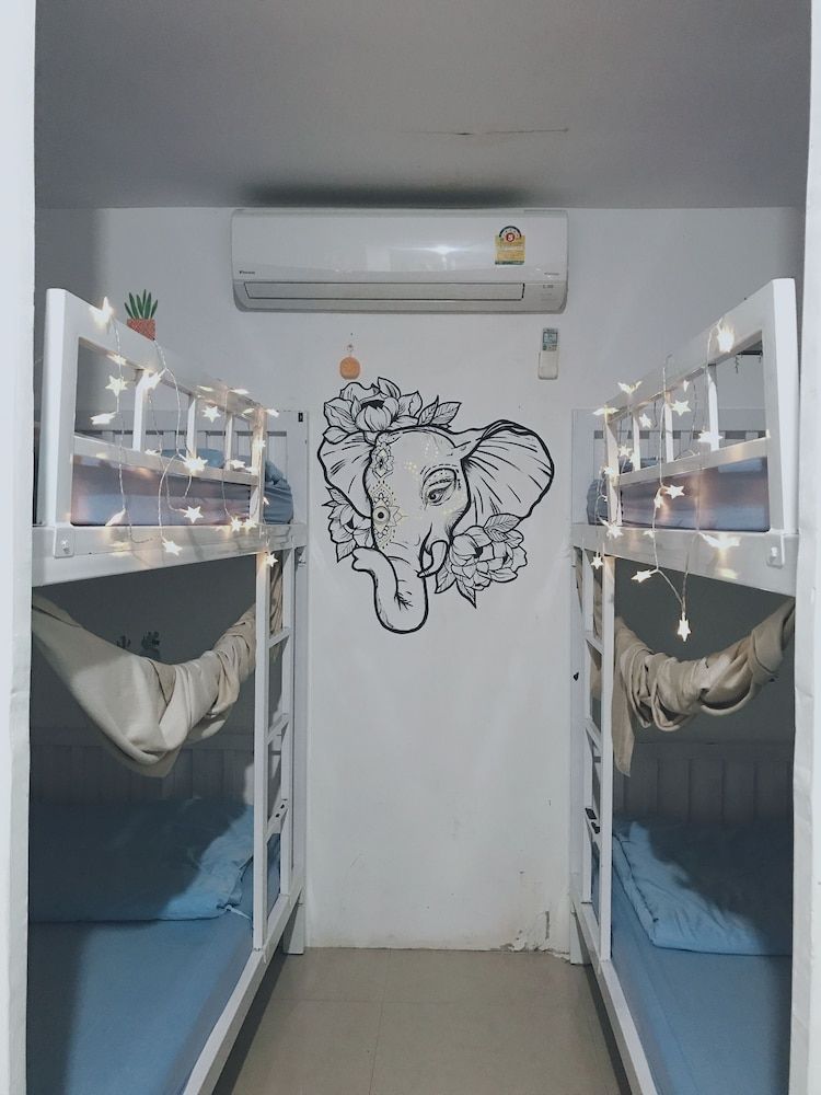 1Sabai Hostel Standard Room, Mixed Dorm 3