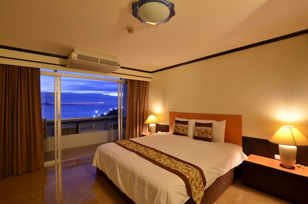 Sigma Resort Jomtien Pattaya Deluxe Room 2