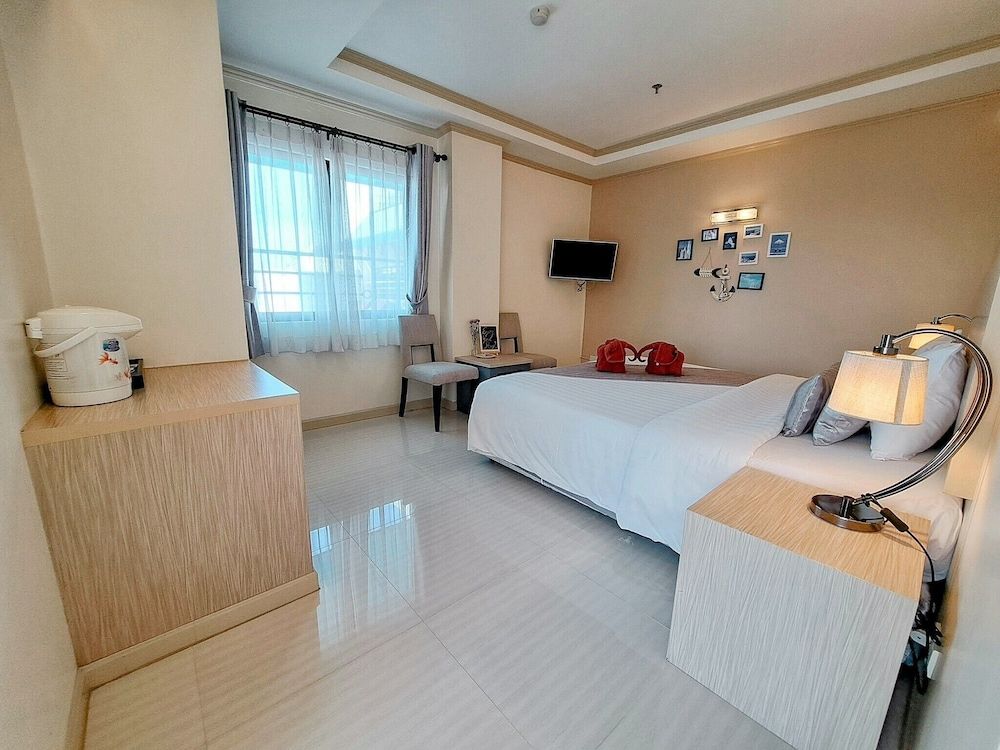 undefined Thipurai city hotel 8