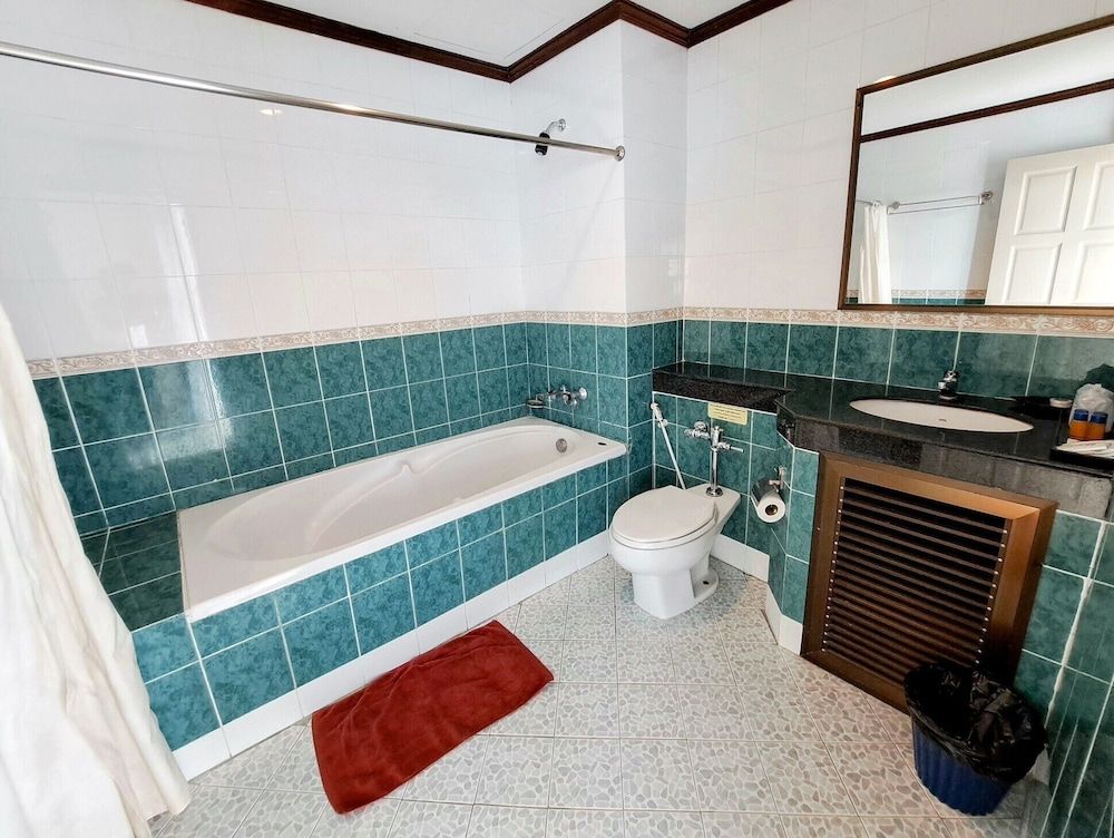 Thipurai city hotel Junior Double Room 7