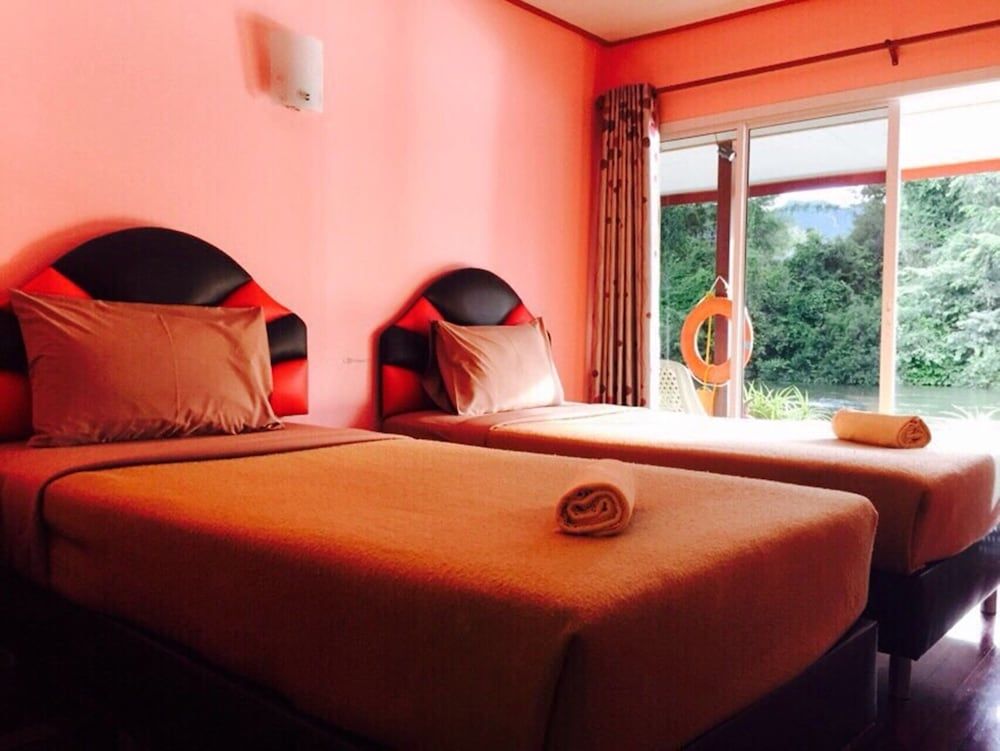 Star Hill Riverkwai Resort Room on Raft 2