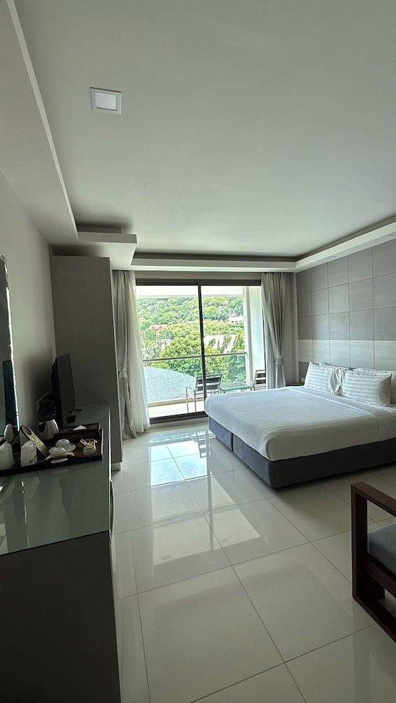 Grand Deluxe Sea View