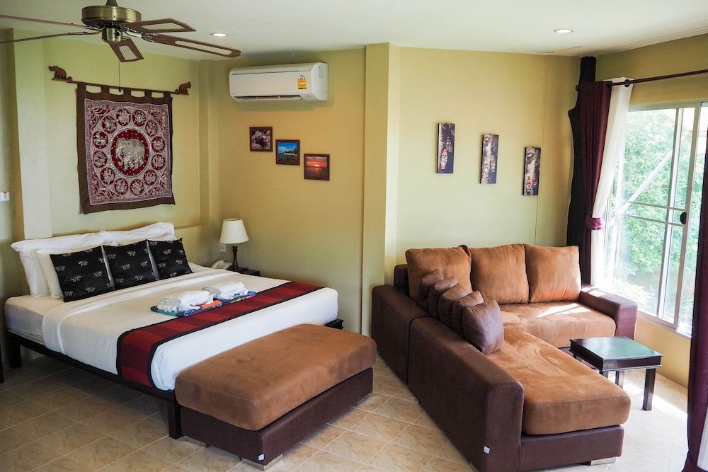 Lanta Castaway Beach Resort Beachcomber Bungalow 2