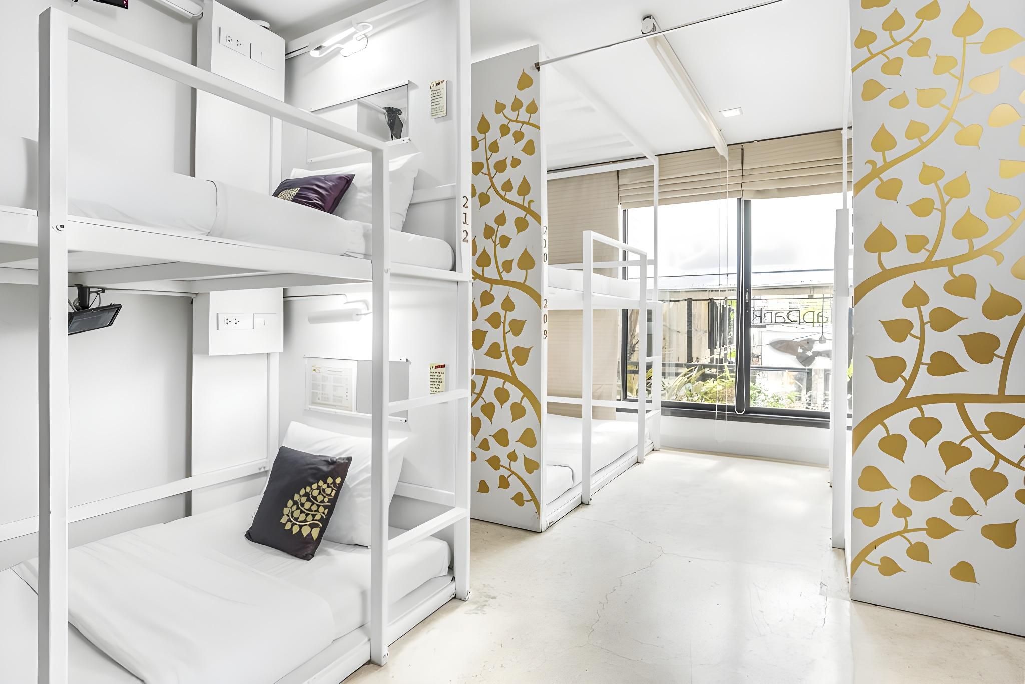 NapPark Hostel 1 Person in 14-Bed Dormitory - Mixed