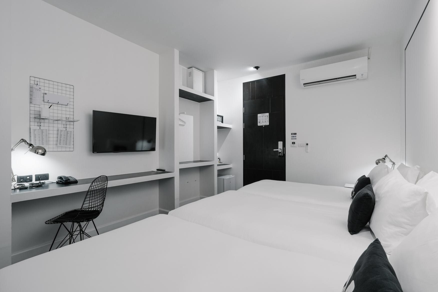 Blu Monkey Hub and Hotel Phuket Deluxe Triple 3