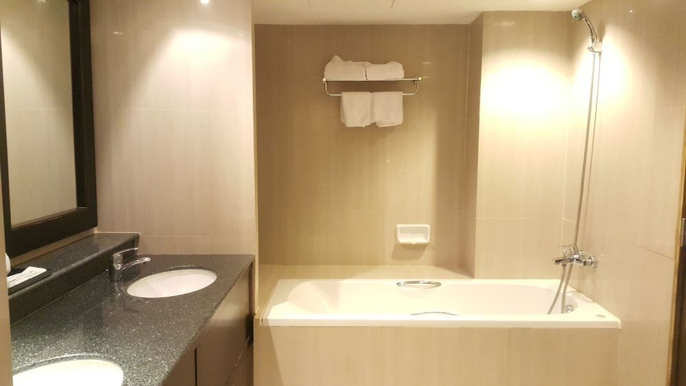 Summer Spring Hotel Suite, Sea View 12