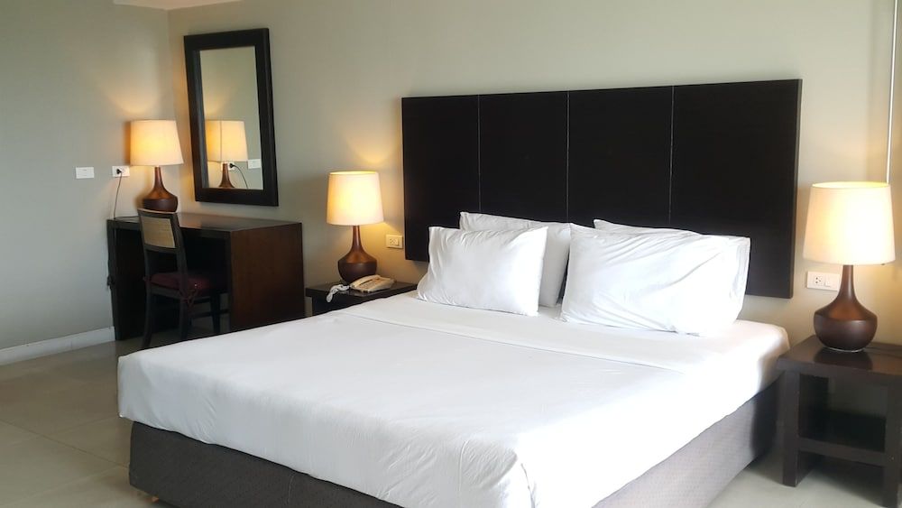 Summer Spring Hotel Suite, Sea View 3