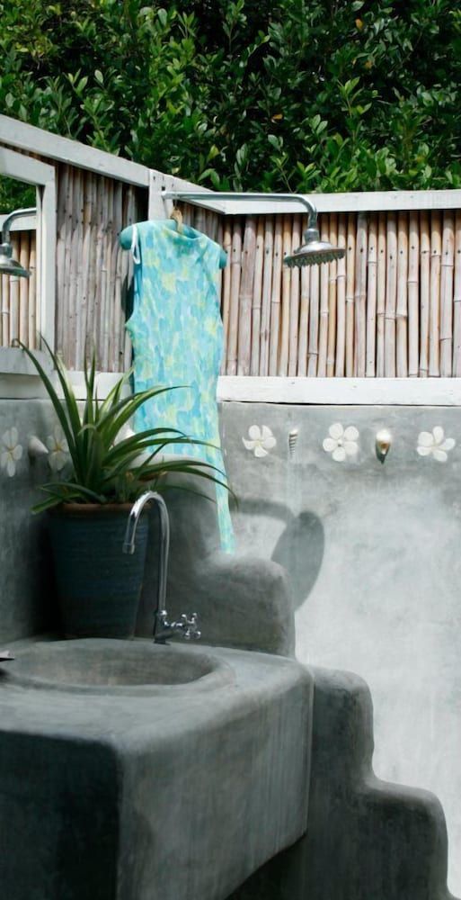 Brassiere Beach Resort Jacuzzi Villa 5