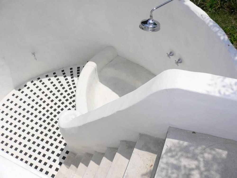 Brassiere Beach Resort Sea View Villa 5