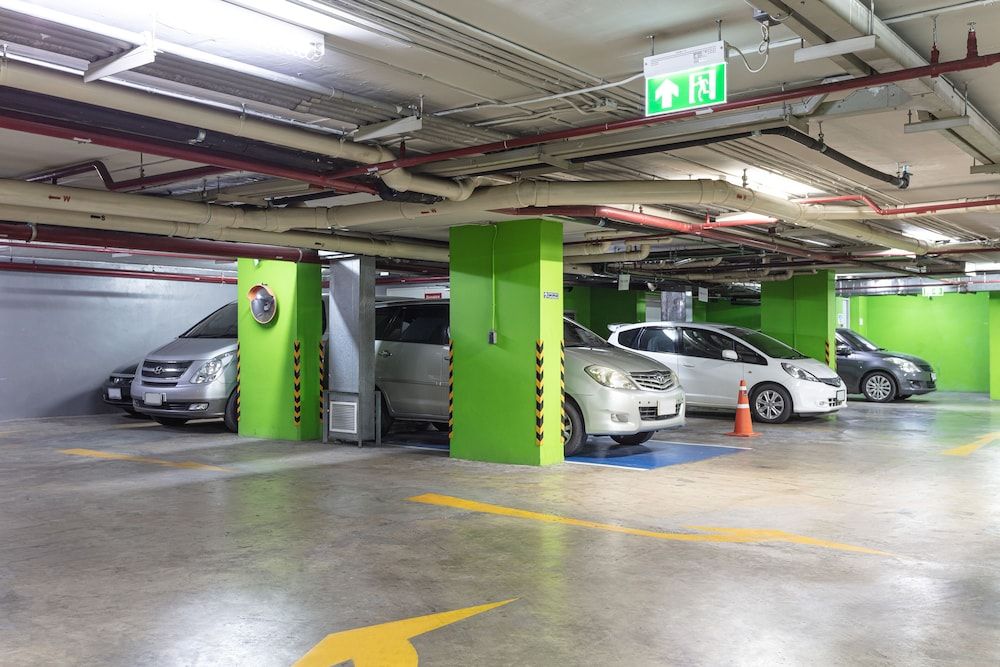 undefined Adelphi Forty-Nine 5