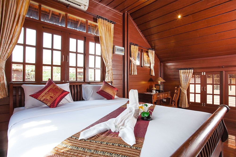 3 King Beds - Poolside