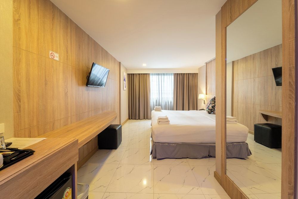 Rodina Beach Hotel Deluxe Double Room 2