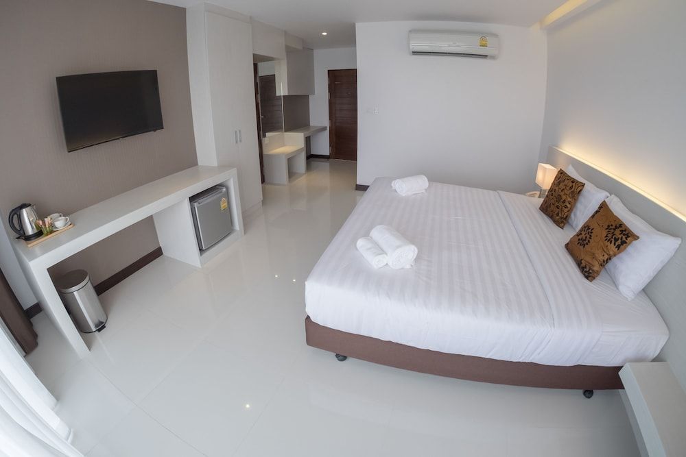 Chaisaeng Villa Hotel Superior Room 2